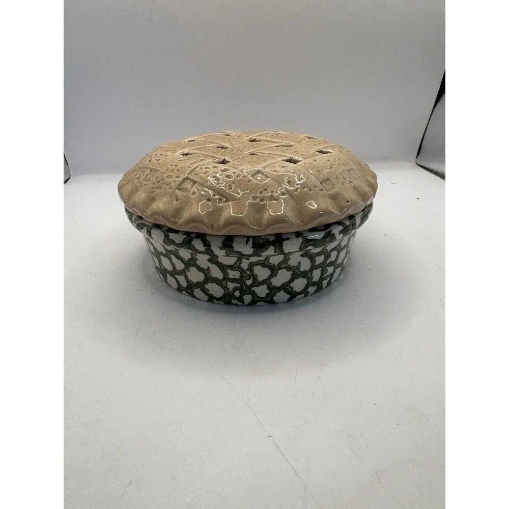 Nantucket Home Ceramic Pie Candle Holder Lattice Style Top